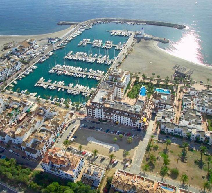 Villa Moderne Proche De La Mer Манільва Екстер'єр фото